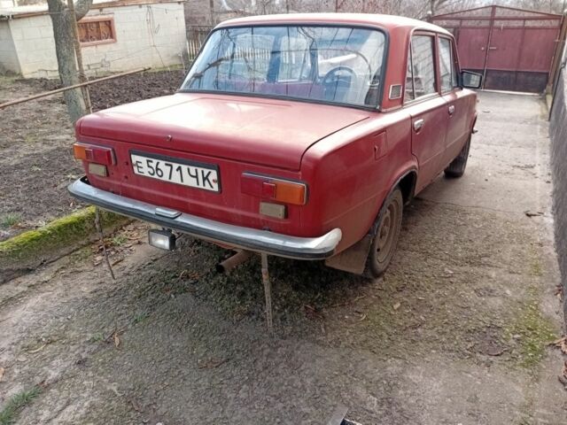 Красный ВАЗ 2101, объемом двигателя 1.2 л и пробегом 80 тыс. км за 712 $, фото 3 на Automoto.ua