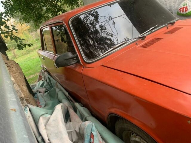 Красный ВАЗ 2101, объемом двигателя 1.2 л и пробегом 1000 тыс. км за 505 $, фото 3 на Automoto.ua