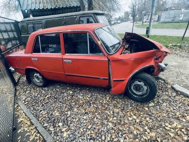 Красный ВАЗ 2101, объемом двигателя 1.2 л и пробегом 116 тыс. км за 250 $, фото 1 на Automoto.ua