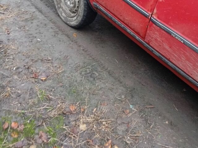 Красный ВАЗ 2101, объемом двигателя 1.2 л и пробегом 2 тыс. км за 357 $, фото 2 на Automoto.ua