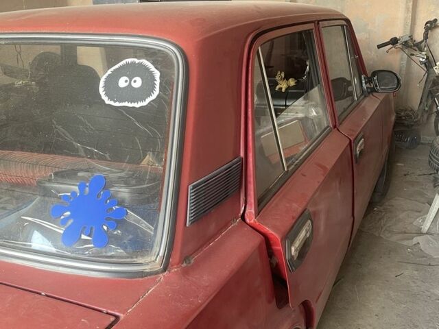 Красный ВАЗ 2101, объемом двигателя 1.3 л и пробегом 250 тыс. км за 15000 $, фото 3 на Automoto.ua