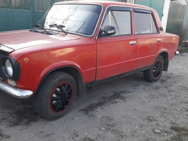 Красный ВАЗ 2101, объемом двигателя 1.2 л и пробегом 14 тыс. км за 596 $, фото 4 на Automoto.ua