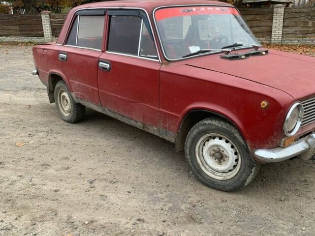 Красный ВАЗ 2101, объемом двигателя 1.3 л и пробегом 200 тыс. км за 309 $, фото 4 на Automoto.ua