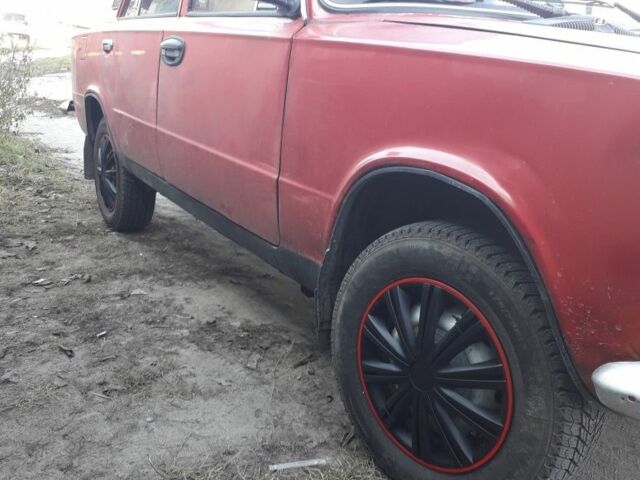 Красный ВАЗ 2101, объемом двигателя 1.2 л и пробегом 14 тыс. км за 596 $, фото 5 на Automoto.ua