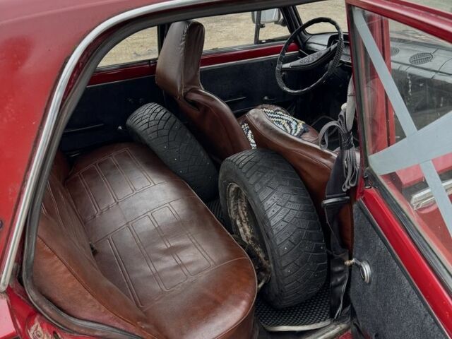 Красный ВАЗ 2101, объемом двигателя 1.2 л и пробегом 240 тыс. км за 750 $, фото 6 на Automoto.ua