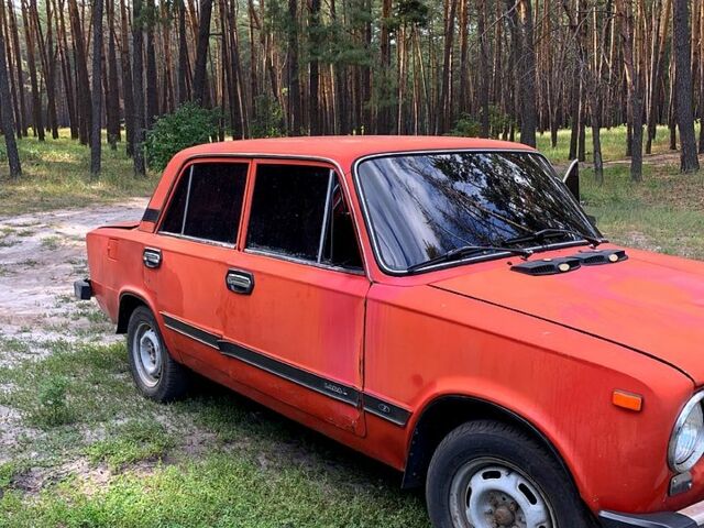 Красный ВАЗ 2101, объемом двигателя 1.5 л и пробегом 380 тыс. км за 650 $, фото 1 на Automoto.ua