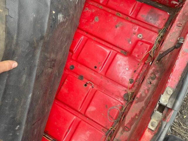 Красный ВАЗ 2101, объемом двигателя 1 л и пробегом 35 тыс. км за 596 $, фото 3 на Automoto.ua