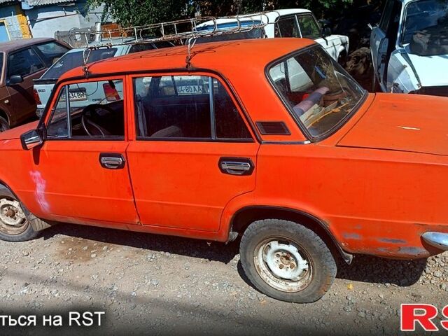 ВАЗ 2101 1983 в Кропивницком (Кировограде) на Automoto.ua Красный ВАЗ 2101, объемом двигателя 1.2 л и пробегом 100 тыс. км за 300 $, фото 1 на Automoto.ua
