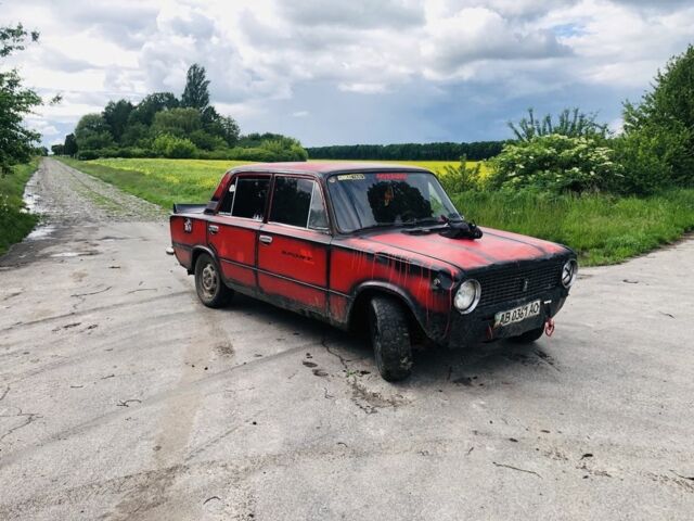 Красный ВАЗ 2101, объемом двигателя 1.6 л и пробегом 300 тыс. км за 600 $, фото 1 на Automoto.ua