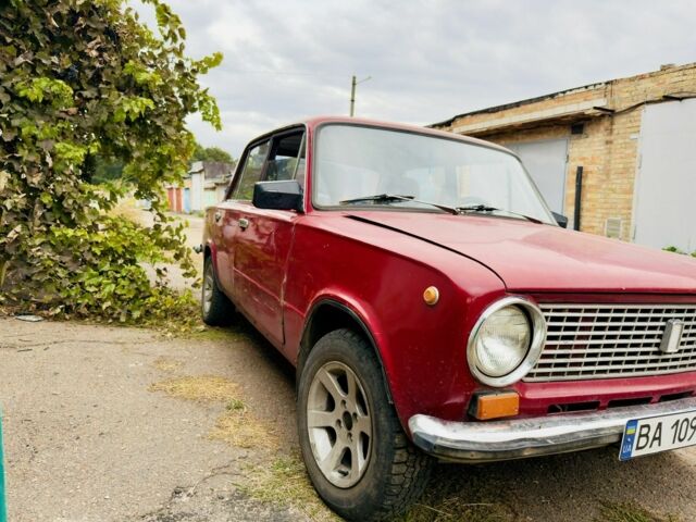Красный ВАЗ 2101, объемом двигателя 1.3 л и пробегом 160 тыс. км за 700 $, фото 1 на Automoto.ua