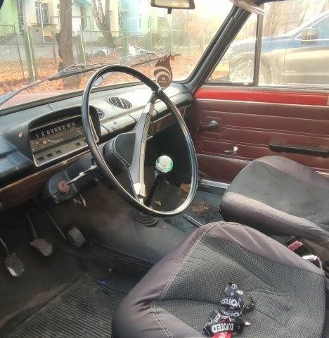 Красный ВАЗ 2101, объемом двигателя 1.2 л и пробегом 400 тыс. км за 400 $, фото 2 на Automoto.ua