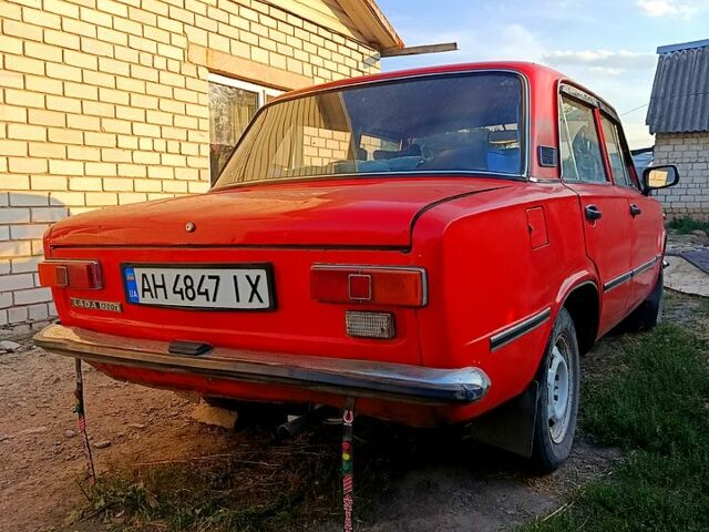 Красный ВАЗ 2101, объемом двигателя 1.2 л и пробегом 0 тыс. км за 750 $, фото 4 на Automoto.ua