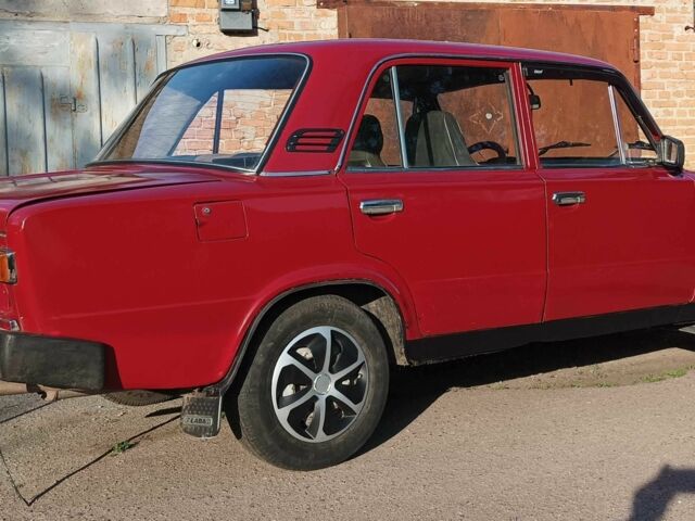 Красный ВАЗ 2101, объемом двигателя 1.2 л и пробегом 242 тыс. км за 25000 $, фото 4 на Automoto.ua