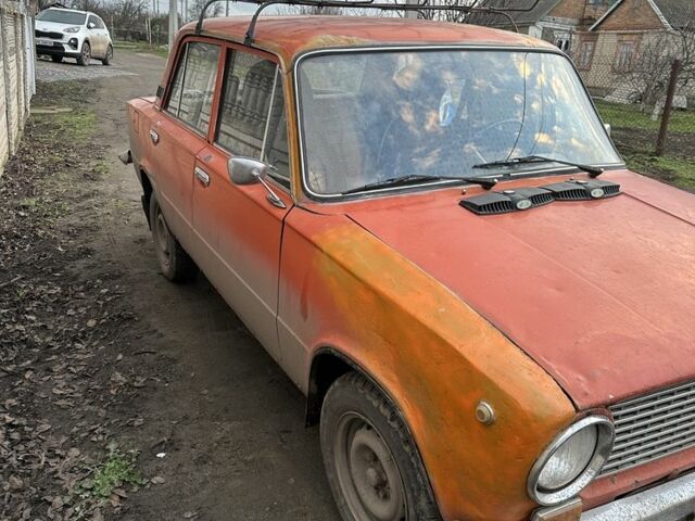 Красный ВАЗ 2101, объемом двигателя 0 л и пробегом 1000 тыс. км за 592 $, фото 3 на Automoto.ua