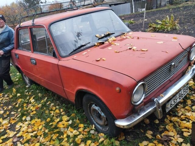 Красный ВАЗ 2101, объемом двигателя 1 л и пробегом 50 тыс. км за 357 $, фото 3 на Automoto.ua