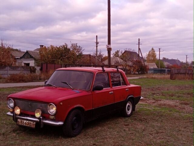 Красный ВАЗ 2101, объемом двигателя 1.3 л и пробегом 111 тыс. км за 450 $, фото 1 на Automoto.ua