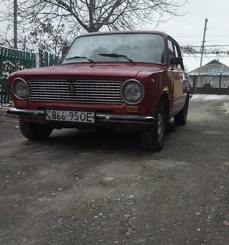 Красный ВАЗ 2101, объемом двигателя 1.2 л и пробегом 42 тыс. км за 700 $, фото 2 на Automoto.ua