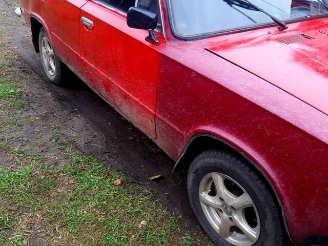ВАЗ 2101 1984 в Чернигове на Automoto.ua Красный ВАЗ 2101, объемом двигателя 1.5 л и пробегом 82 тыс. км за 710 $, фото 4 на Automoto.ua