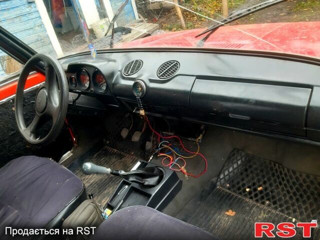 ВАЗ 2101 1984 в Чернигове на Automoto.ua Красный ВАЗ 2101, объемом двигателя 1.5 л и пробегом 82 тыс. км за 710 $, фото 6 на Automoto.ua