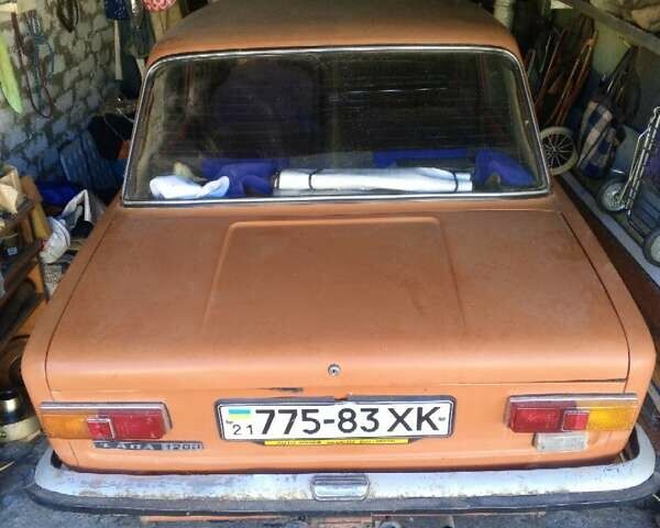 Красный ВАЗ 2101, объемом двигателя 1.2 л и пробегом 200 тыс. км за 950 $, фото 4 на Automoto.ua