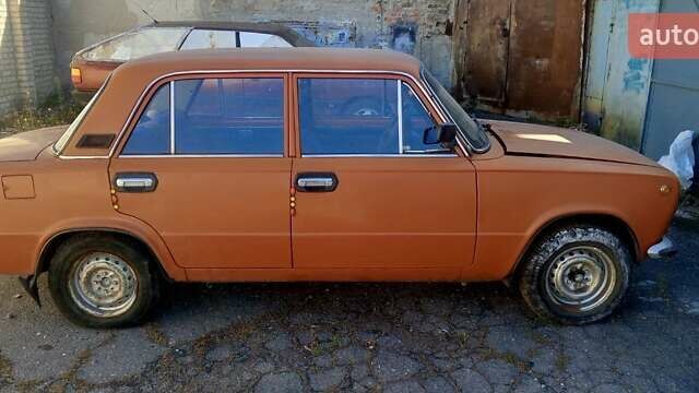 Красный ВАЗ 2101, объемом двигателя 1.2 л и пробегом 200 тыс. км за 950 $, фото 5 на Automoto.ua