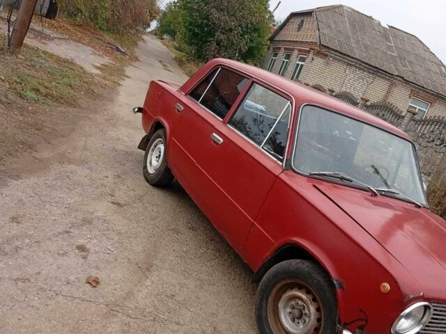 Красный ВАЗ 2101, объемом двигателя 1 л и пробегом 1000 тыс. км за 357 $, фото 4 на Automoto.ua