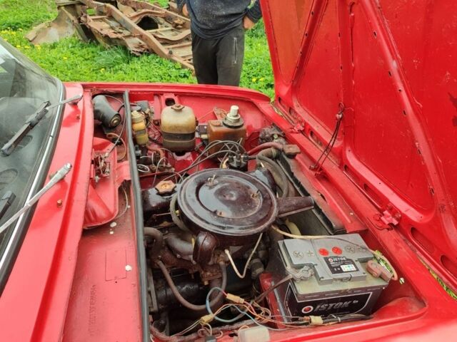 Красный ВАЗ 2101, объемом двигателя 1 л и пробегом 100 тыс. км за 600 $, фото 3 на Automoto.ua