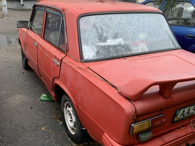 Красный ВАЗ 2101, объемом двигателя 1.3 л и пробегом 300 тыс. км за 170 $, фото 4 на Automoto.ua
