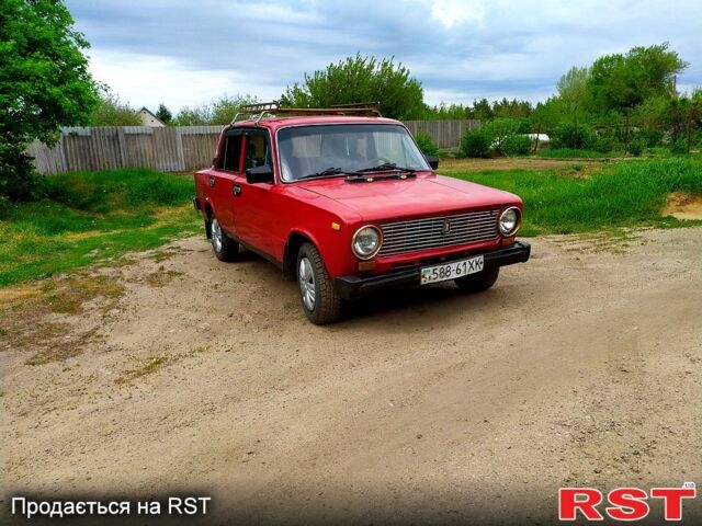 Красный ВАЗ 2101, объемом двигателя 1.3 л и пробегом 250 тыс. км за 800 $, фото 1 на Automoto.ua