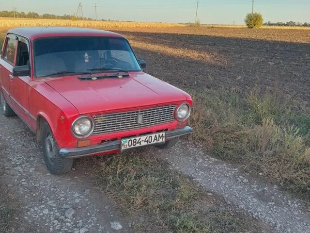 Красный ВАЗ 2101, объемом двигателя 1 л и пробегом 1 тыс. км за 438 $, фото 2 на Automoto.ua