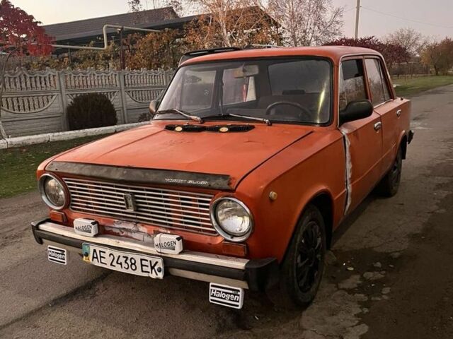 Красный ВАЗ 2101, объемом двигателя 1.2 л и пробегом 1 тыс. км за 382 $, фото 5 на Automoto.ua