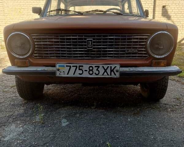 Красный ВАЗ 2101, объемом двигателя 1.2 л и пробегом 200 тыс. км за 950 $, фото 1 на Automoto.ua