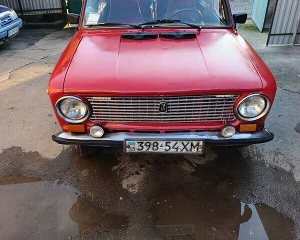Красный ВАЗ 2101, объемом двигателя 1.2 л и пробегом 165 тыс. км за 548 $, фото 2 на Automoto.ua