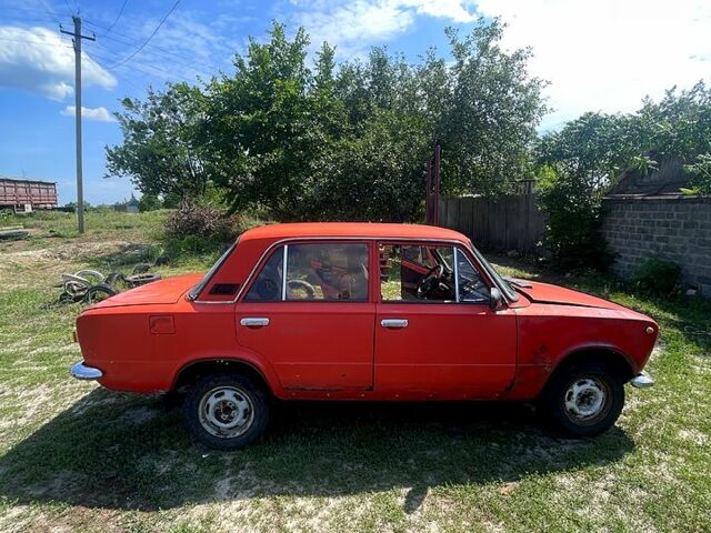 Красный ВАЗ 2101, объемом двигателя 1.3 л и пробегом 93 тыс. км за 300 $, фото 2 на Automoto.ua