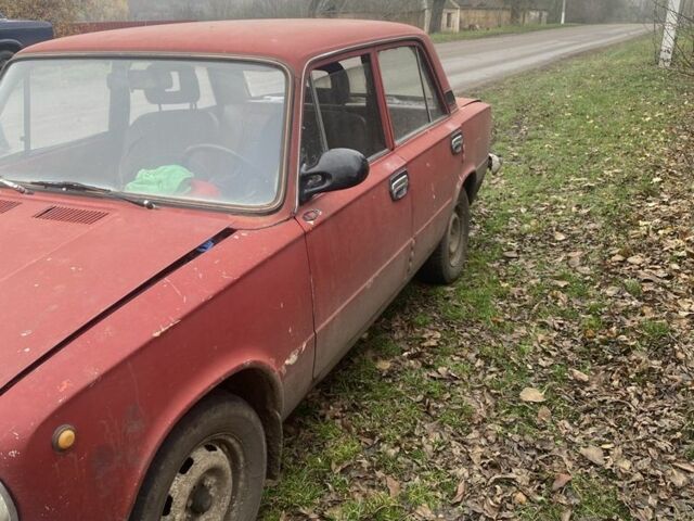 Красный ВАЗ 2101, объемом двигателя 1.3 л и пробегом 100 тыс. км за 350 $, фото 1 на Automoto.ua