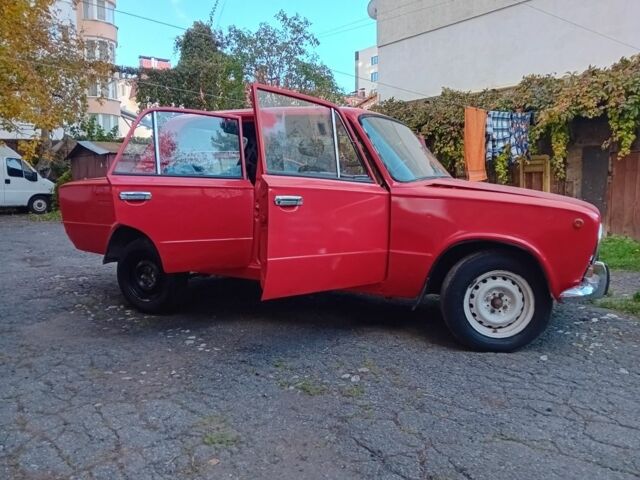 Красный ВАЗ 2101, объемом двигателя 1 л и пробегом 484 тыс. км за 713 $, фото 2 на Automoto.ua