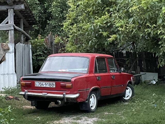 Красный ВАЗ 2101, объемом двигателя 1.5 л и пробегом 3 тыс. км за 389 $, фото 5 на Automoto.ua