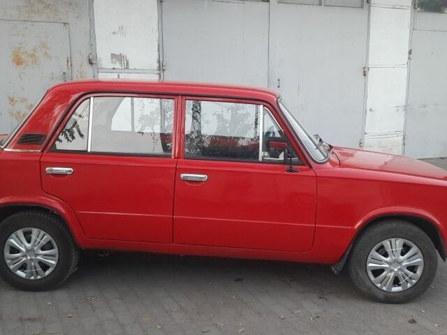 Красный ВАЗ 2101, объемом двигателя 0 л и пробегом 100 тыс. км за 800 $, фото 1 на Automoto.ua