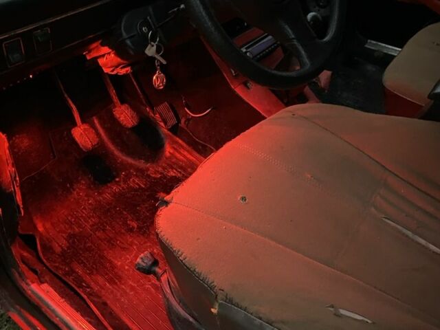 Красный ВАЗ 2101, объемом двигателя 1.5 л и пробегом 12 тыс. км за 650 $, фото 4 на Automoto.ua