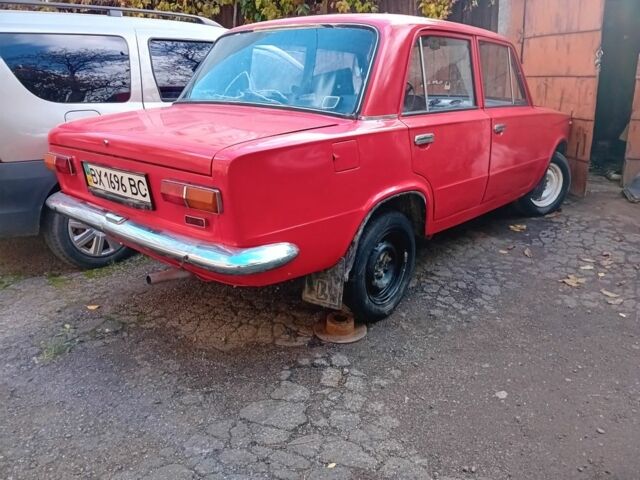 Красный ВАЗ 2101, объемом двигателя 1 л и пробегом 484 тыс. км за 713 $, фото 3 на Automoto.ua