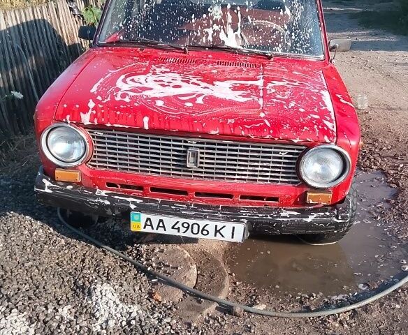 Красный ВАЗ 2101, объемом двигателя 0 л и пробегом 100 тыс. км за 413 $, фото 3 на Automoto.ua