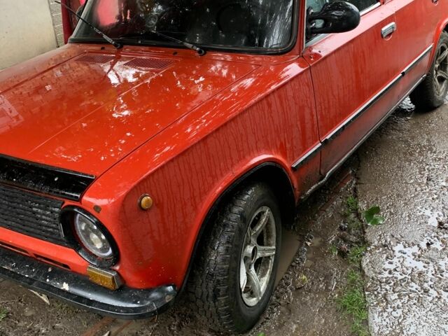Красный ВАЗ 2101, объемом двигателя 1 л и пробегом 50 тыс. км за 500 $, фото 1 на Automoto.ua