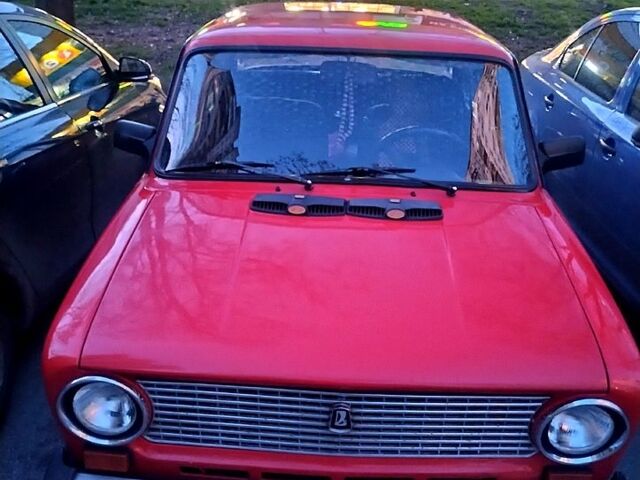 Червоний ВАЗ 2101, об'ємом двигуна 1.2 л та пробігом 330 тис. км за 800 $, фото 1 на Automoto.ua