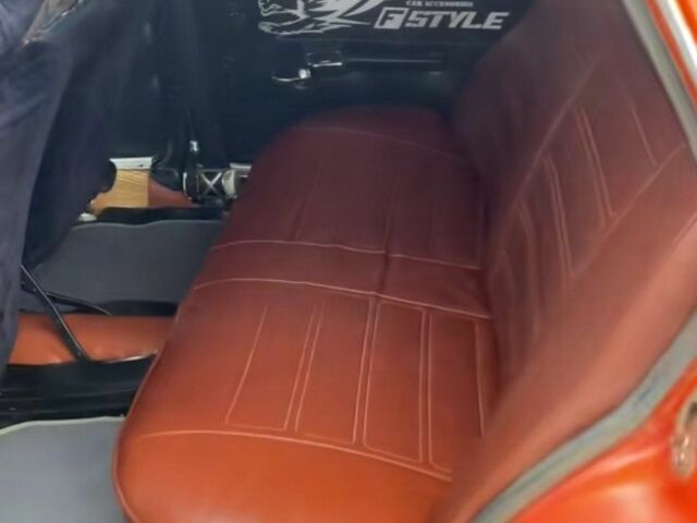 Красный ВАЗ 2101, объемом двигателя 1 л и пробегом 330 тыс. км за 100 $, фото 3 на Automoto.ua