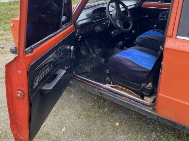 Красный ВАЗ 2101, объемом двигателя 1 л и пробегом 330 тыс. км за 100 $, фото 2 на Automoto.ua