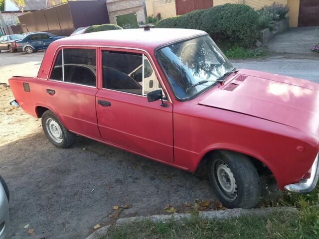 Красный ВАЗ 2101, объемом двигателя 10 л и пробегом 999 тыс. км за 357 $, фото 2 на Automoto.ua