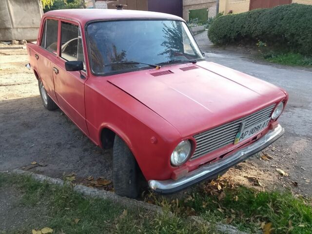 Красный ВАЗ 2101, объемом двигателя 10 л и пробегом 999 тыс. км за 357 $, фото 4 на Automoto.ua