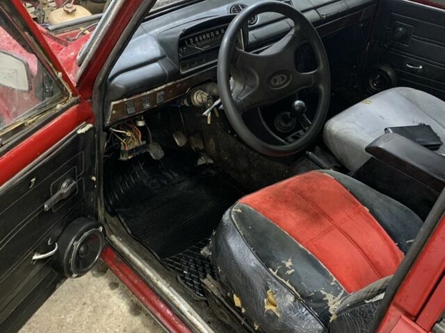 Красный ВАЗ 2101, объемом двигателя 1.3 л и пробегом 200 тыс. км за 355 $, фото 9 на Automoto.ua