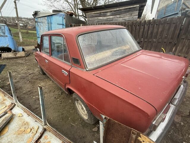 Красный ВАЗ 2101, объемом двигателя 1.3 л и пробегом 150 тыс. км за 500 $, фото 4 на Automoto.ua