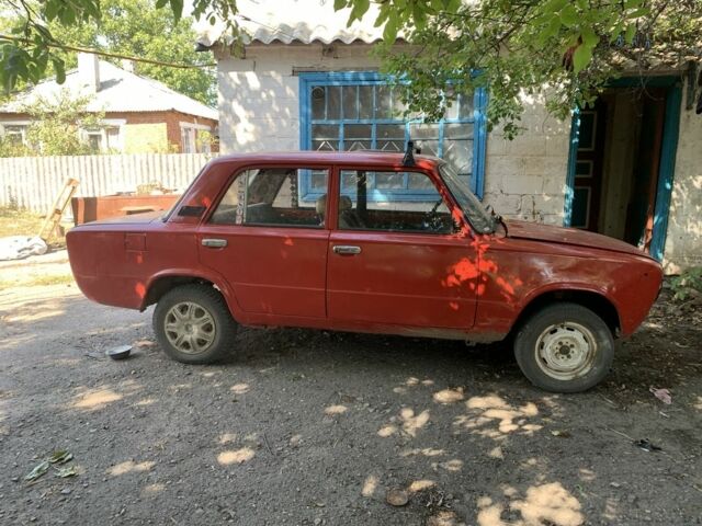 Красный ВАЗ 2101, объемом двигателя 1.6 л и пробегом 3 тыс. км за 364 $, фото 1 на Automoto.ua
